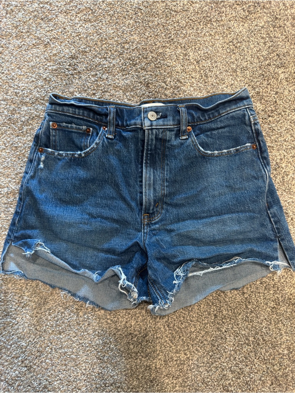 Abercrombie & Fitch The 4” Mom Short High Rise
